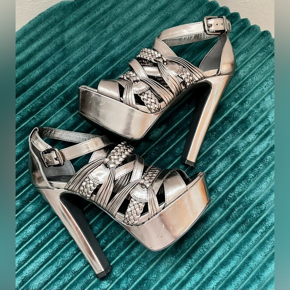 Jessica Simpson Women's Parissa Platform Sandal - Chrome - Size 5 - Picture 6 of 11